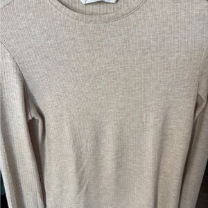 EUC MNG Women’s ribbed knit tee- full sleeves- Size small- beige